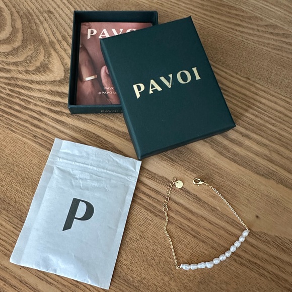 Pavoi Jewelry - Pavoi Gold and White Pearl Bracelet